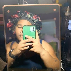 Meet your Posher, Avery